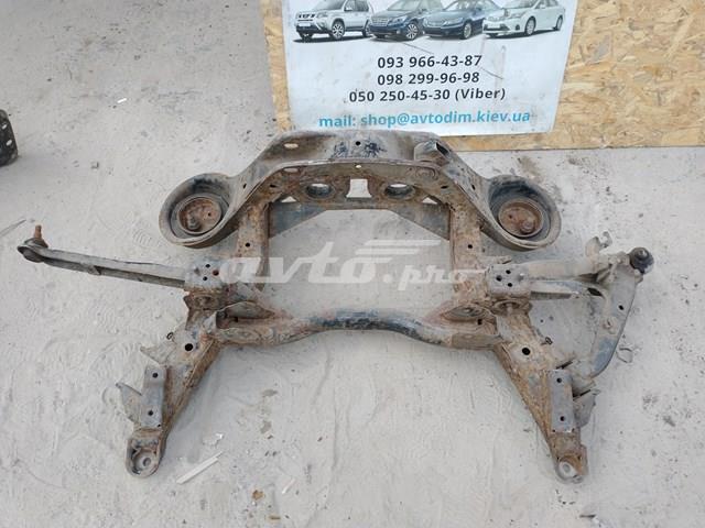 MR554290 Mitsubishi subchasis trasero soporte motor