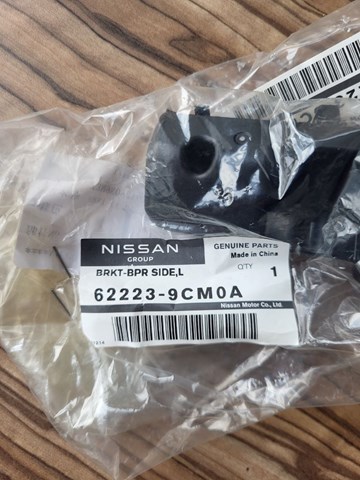 Comprar 622239CM0A Nissan/Infiniti Guía del parachoques delantero izquierda