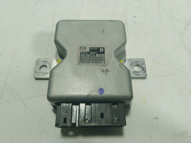 PYFL18561 Mazda Módulo de control del motor de la bomba de combustible