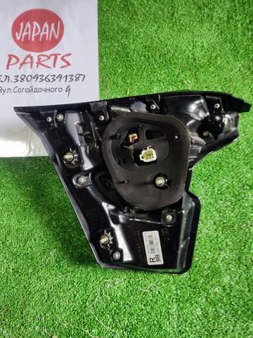 81580F4021 Toyota Piloto trasero interior derecho