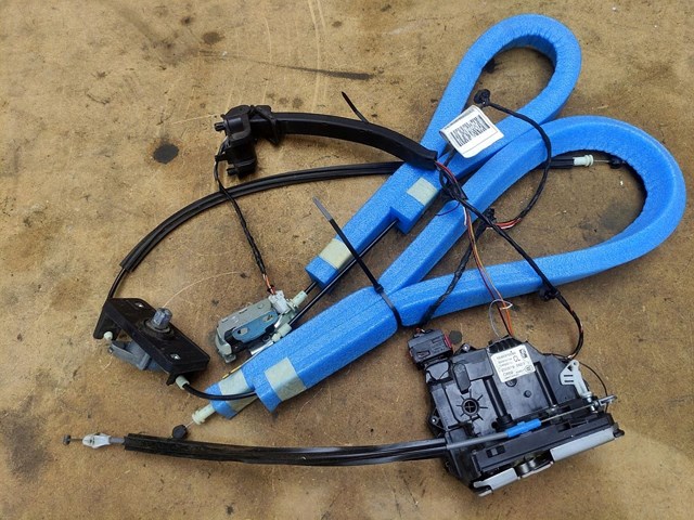 1395370080 Fiat/Alfa/Lancia Cerradura de puerta trasera derecha de doble hoja