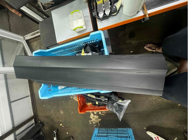 Moldura de puerta delantera derecha 5NL854940F9B9 VAG