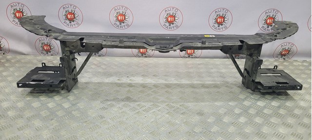 Soporte de radiador LR084610 Land Rover