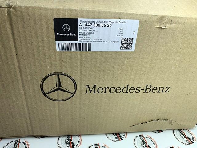 Mangueta delantera izquierda A4473300620 Mercedes