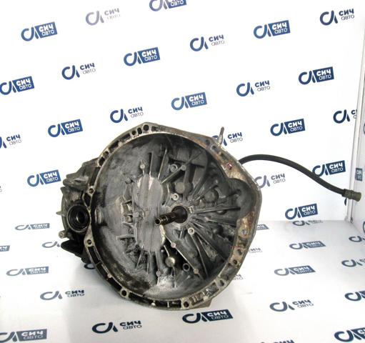 Caja de cambios 8200546200 Renault (RVI)