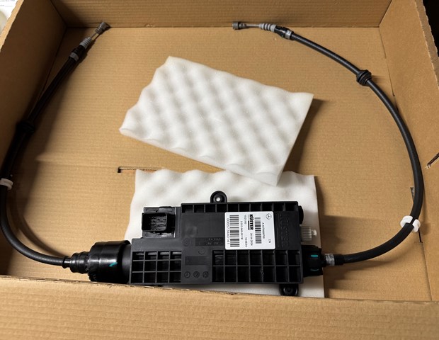 Motor del actuador de la pinza de freno trasera Mercedes A4479068700 precio, desde 317,31 EUR