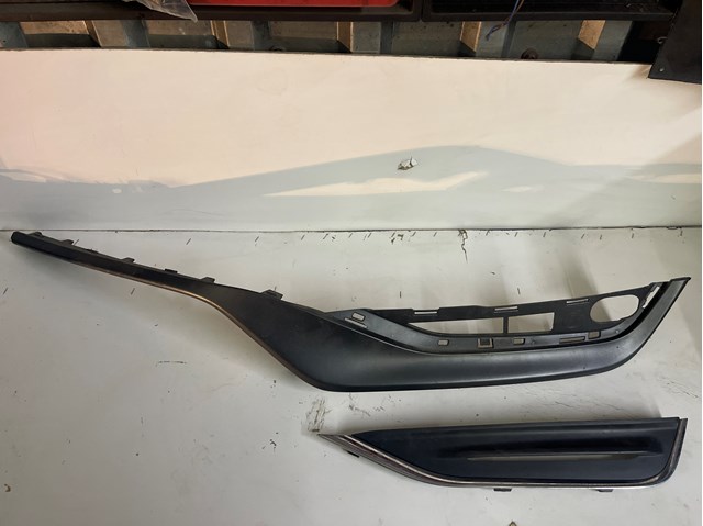 31353654 Volvo Moldura de faro antiniebla