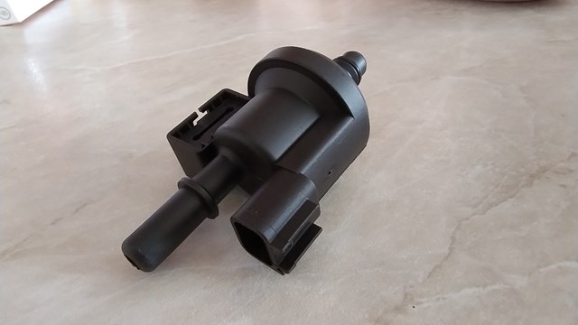 DG9Z9D289D Market (OEM) tubo de ventilacion de el tanque