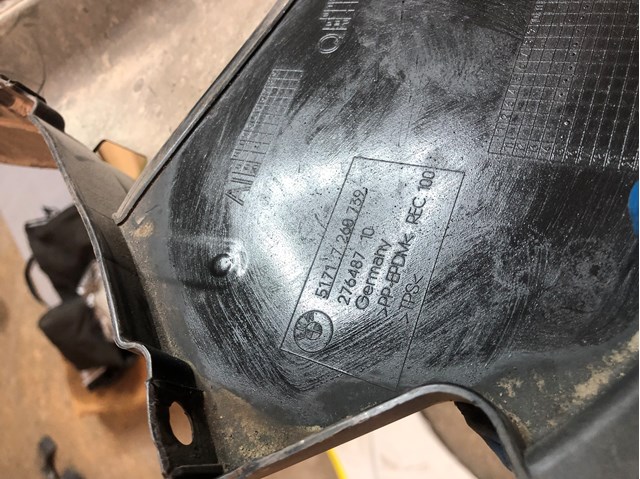 Protector contra salpicaduras del paso de rueda delantero BMW 7260739