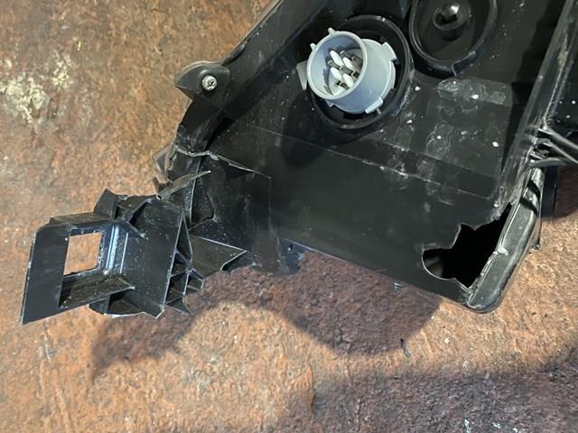 Faro izquierdo KL2L51041C Mazda