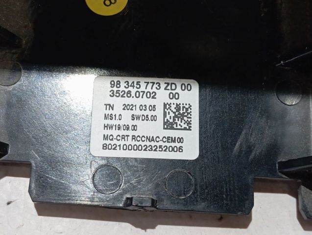 Display Toyota SU001B1546