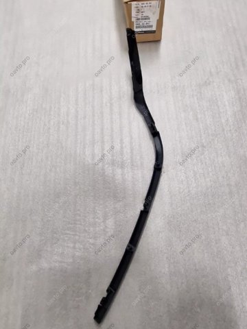 Comprar G46L50B41 Mazda Embellecedor derecho de la parrilla del radiador