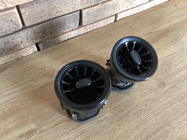 Rejilla de ventilación de salpicadero A9108303401 Mercedes