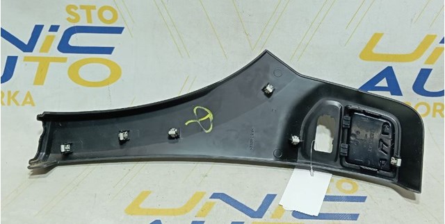 Moldura del guardabarros delantero derecho Renault (RVI) 638747743R precio, desde 69,95 EUR