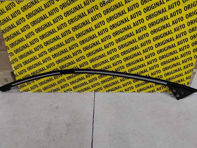KB7W50985N Mazda Moldura superior de puerta delantera izquierda