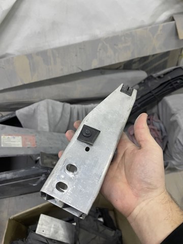51118071605 BMW Soporte exterior izquierdo del parachoques delantero