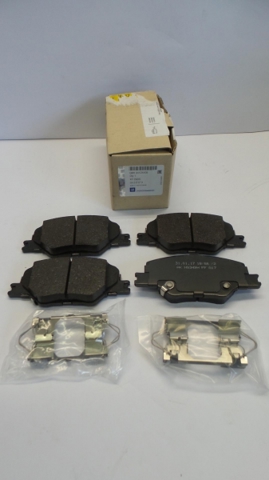 Pastillas de freno delanteras de disco OPEL 84124408