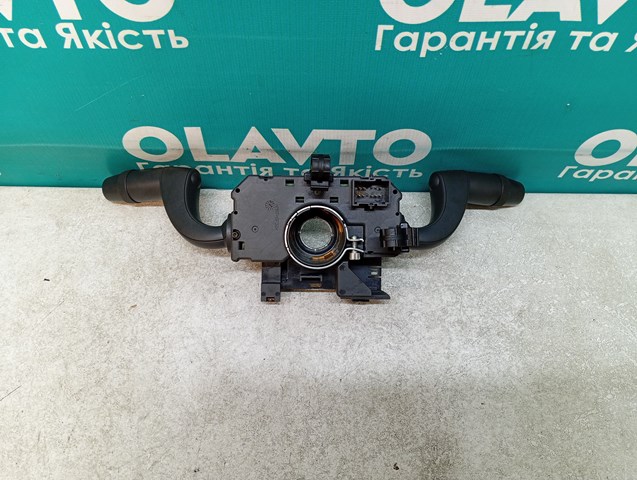 6242Q9 Peugeot/Citroen Mando bajo volante