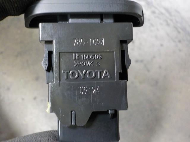 Boton de luz de emergencía para Toyota Yaris  P21