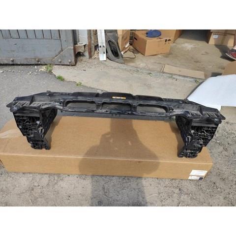 Soporte de radiador superior 1676209900 Mercedes
