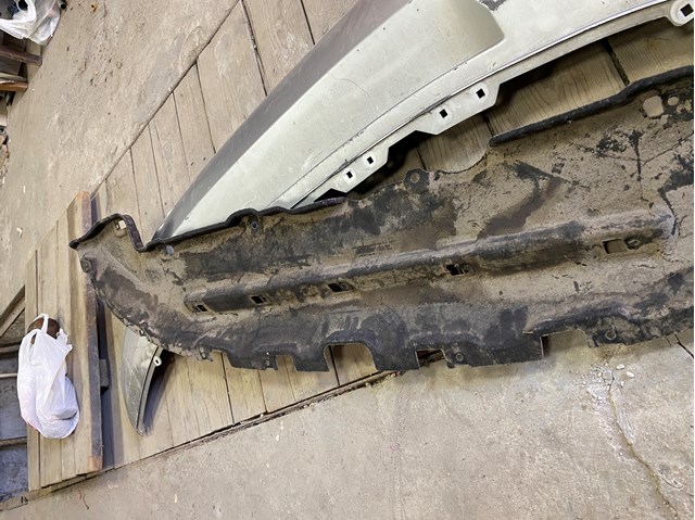 VAG 4KE825219 término análogo VAG 4KE825219B cubierta, parachoques trasero