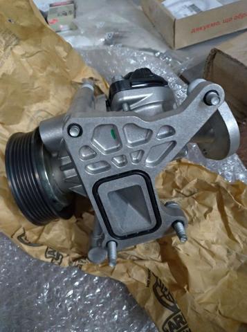 Bomba de agua 55502819 General Motors