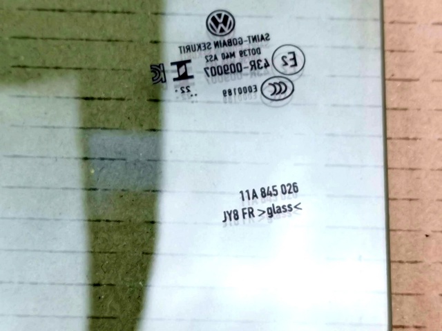 11A845026 VAG Cristal de puerta trasera derecha