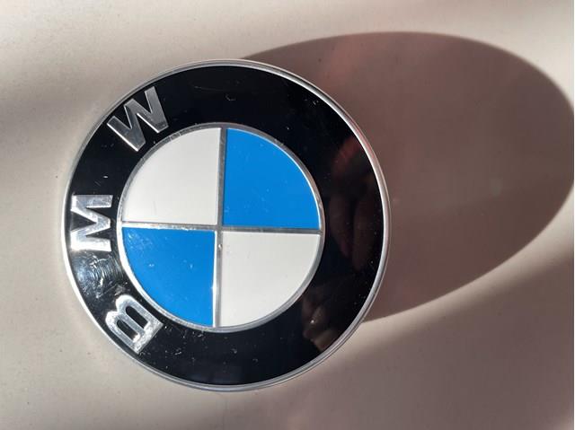 813237505 BMW emblema de capó