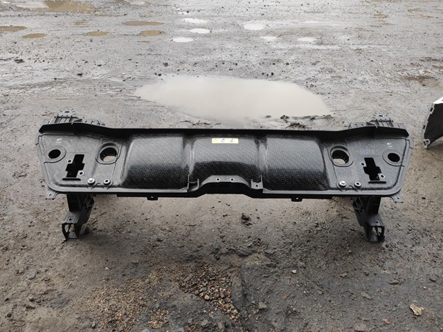 1676209900 Mercedes Soporte para radiador superior