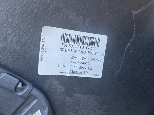 561807221JGRU VAG Paragolpes delantero