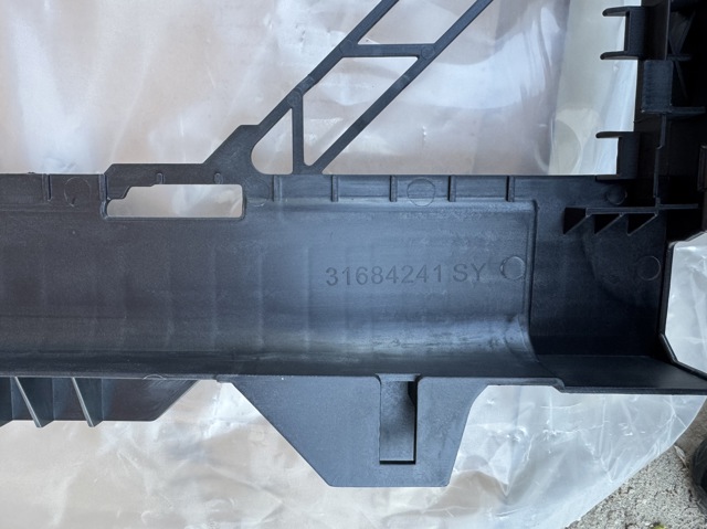 Marco de montaje del radiador Volvo 31657366 precio, desde 132,13 EUR