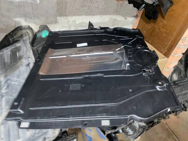 Protección motor / empotramiento A2475200900 Mercedes