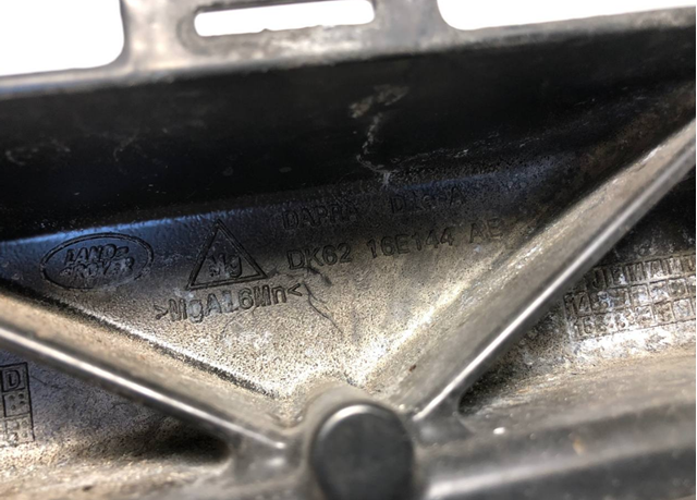 Soporte de radiador LR043772 Land Rover