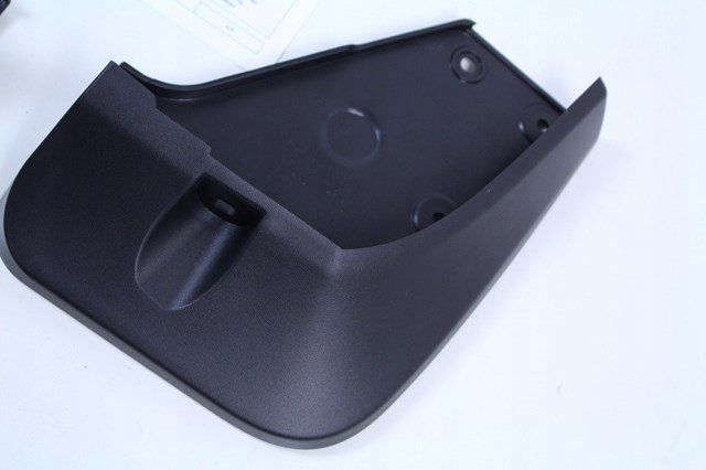 Guardabarros delanteros 8201665625 Renault (RVI)