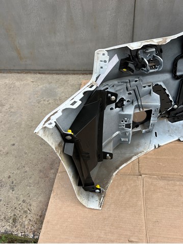 Paragolpes 8W0807065BEGRU VAG