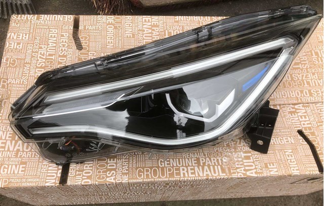 Comprar 260609326R Renault (RVI) Faro delantero izquierdo