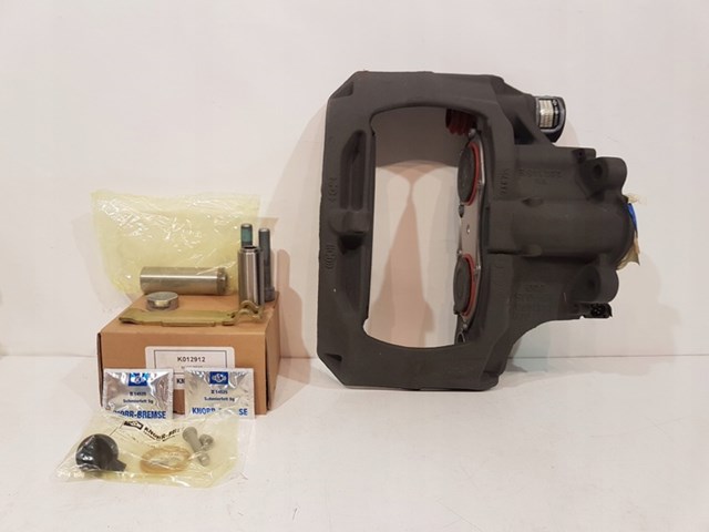 Pinza de freno delantera derecha A0024201483 Mercedes