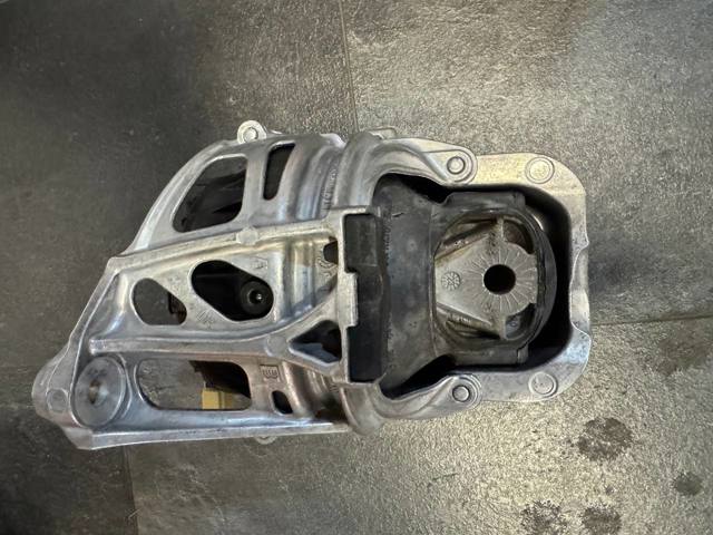 Comprar 4M0199371HC VAG Soporte izquierdo del motor