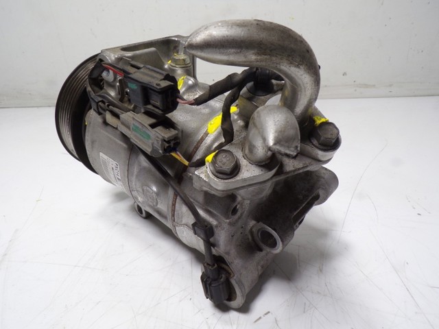 Compresor de aire acondicionado 926002410R Renault (RVI)