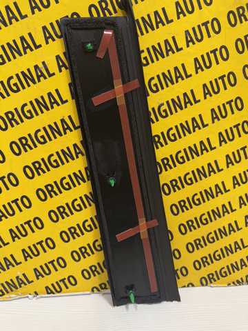 Comprar KB7W50M40B Mazda Moldura vertical de puerta trasera izquierda