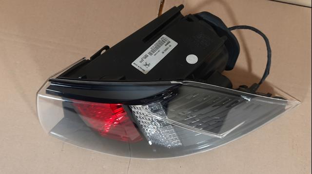 Piloto trasero exterior derecho 9813508380 Peugeot/Citroen