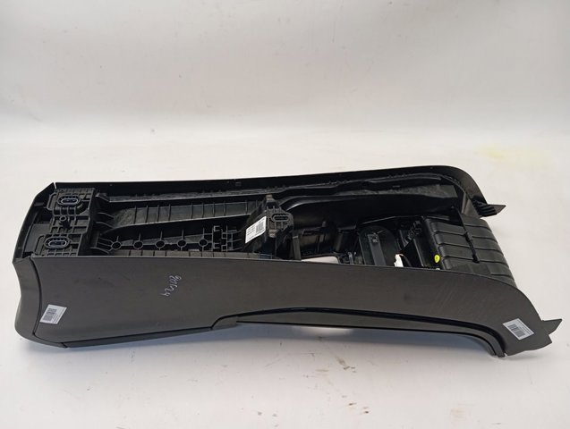 Apoyabrazos de la consola central Mercedes A1776806603 precio, desde 174,24 EUR