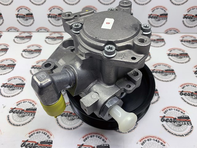 Bomba de dirección A005466910180 Mercedes