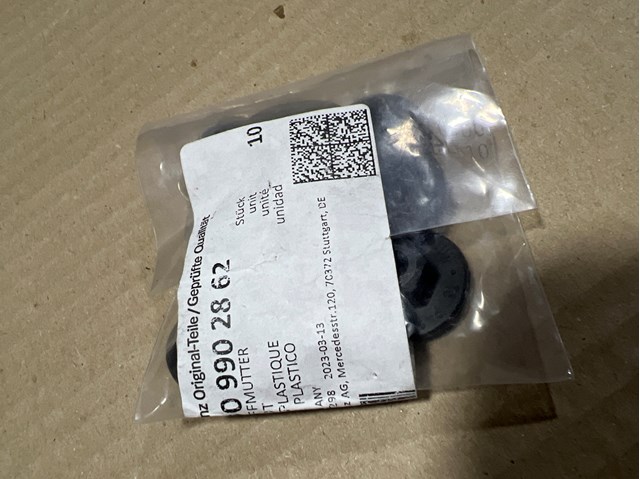  Mercedes A0009909918