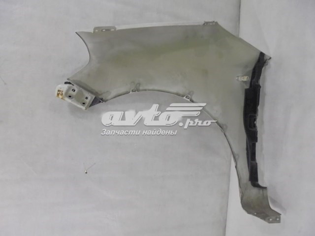 5761180J20 Suzuki guardabarros delantero derecho