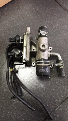 1S7G8K556AJ Ford Brida del sistema de refrigeración (triple unión)