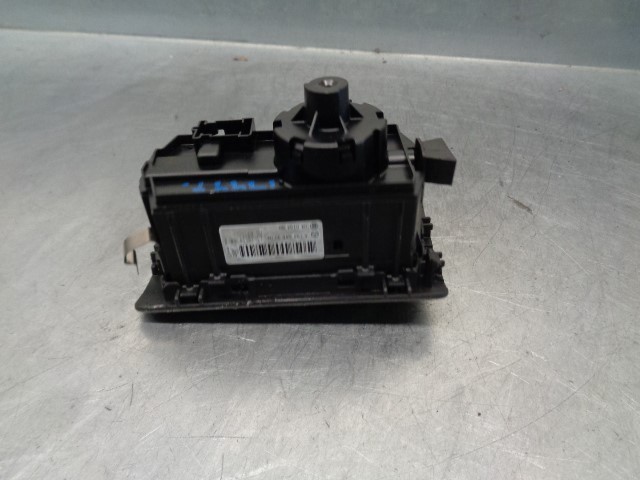 Interruptor de luces en el tablero Mercedes A1645453004 precio, desde 55,58 EUR
