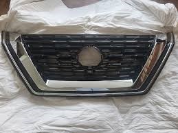 Parrilla 623106RA0B Nissan/Infiniti
