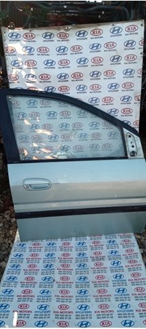 8242117000 Hyundai/Kia luna de puerta delantera derecha