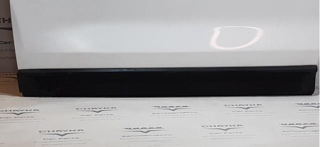 KB7W51RB0E Mazda Protector de puerta delantera izquierda 